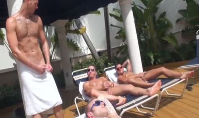 Marc Dylan - bathroom house Bait 4 Sc1