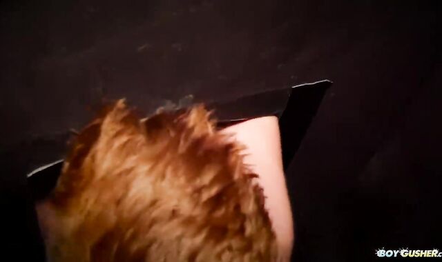 nubile Invites A Visitor Over So he Can fuck Him via Homemade Gloryhole