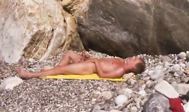 pile Of thrilled Czechs In The Mediterranean (1)