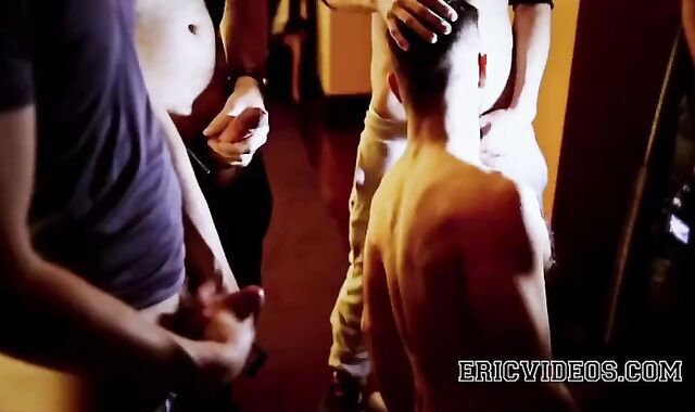 Peludos love glove-free-for-all