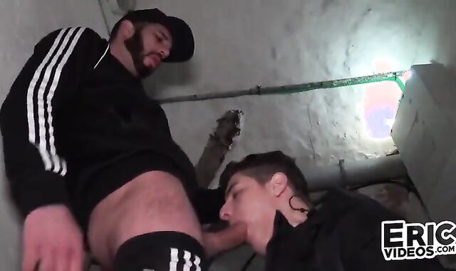 Romeo Barebacks Bastian After Cruising