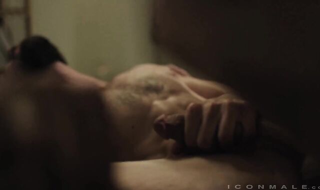 IconMale: Couple Johnny B suck off spunk in restaurant