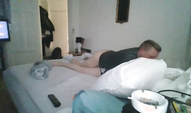 20 Flow Cumdump Squealer receives Barebacked