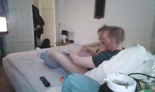 20 Flow Cumdump Squealer receives Barebacked