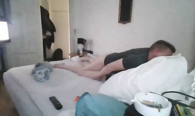 20 Flow Cumdump Squealer receives Barebacked