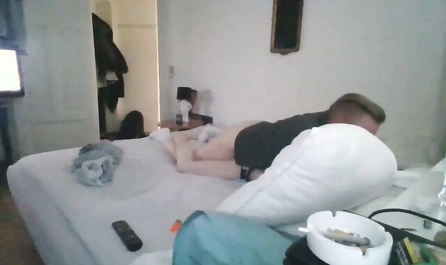 20 Flow Cumdump Squealer receives Barebacked