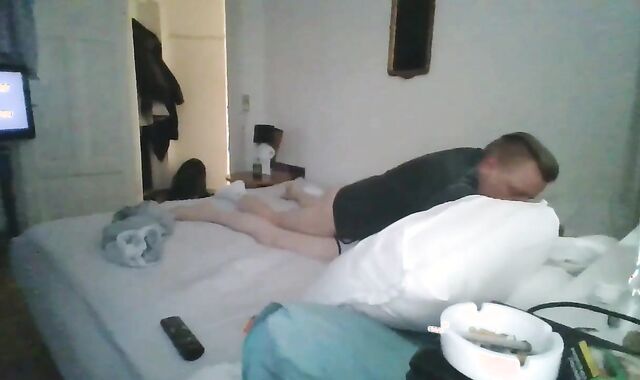 20 Flow Cumdump Squealer receives Barebacked