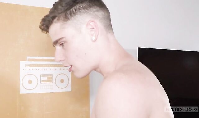 [Helix Studios] ultra-insatiable Egghead - Jonah Fisher & Travis Stevens