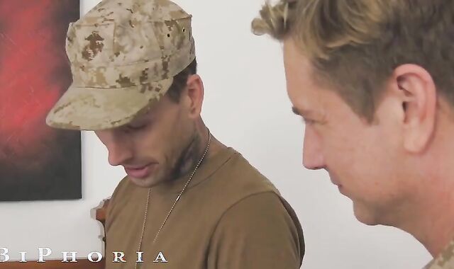 BiPhoria - Army Corps bonks Lieutenant His Wife
