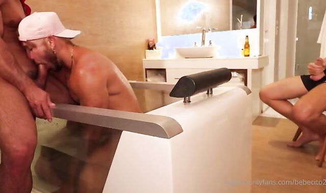 Mike Bebecito & Lipe Levado