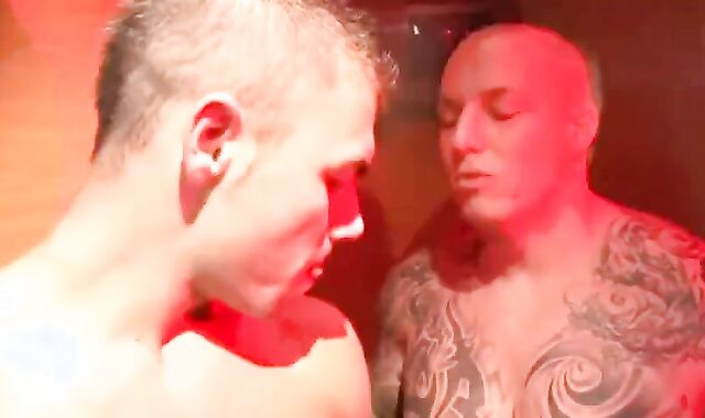 Glory gap fellow goo shot And ball cream Pies