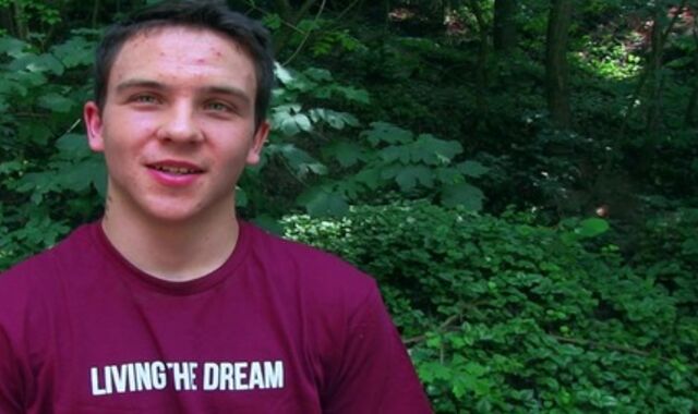 Playful lad?s solo masturbation session outside