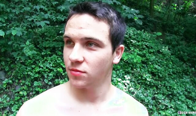 Playful lad?s solo masturbation session outside