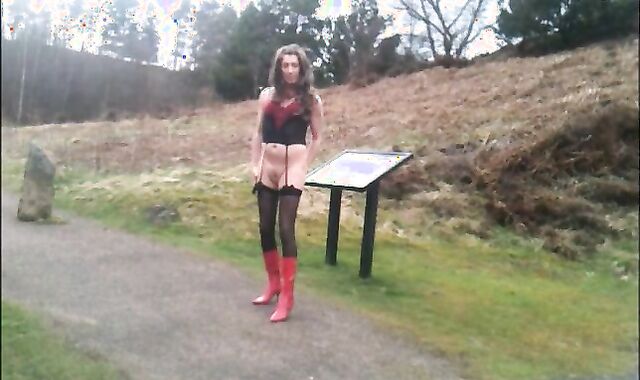 Tranny undressing in public