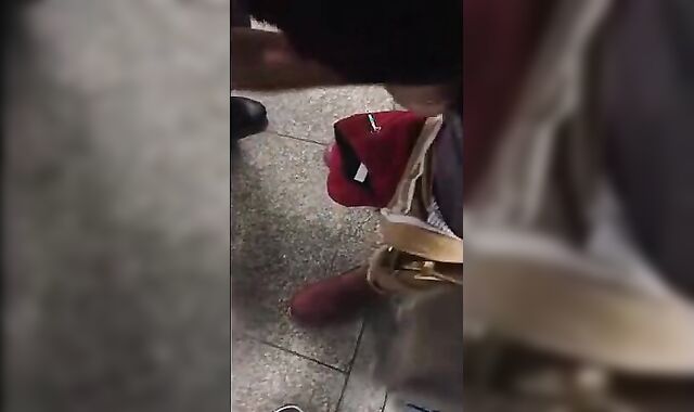 Putaria em banheirao publico