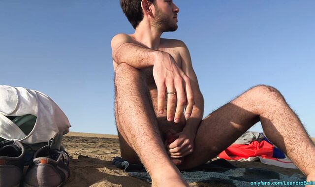 Public beach jerking (and a man is watching me!)