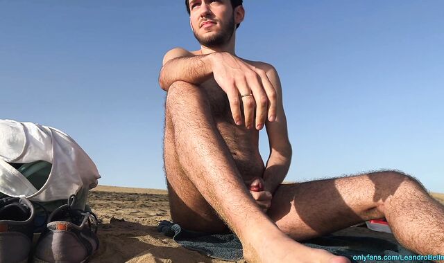 Public beach jerking (and a man is watching me!)