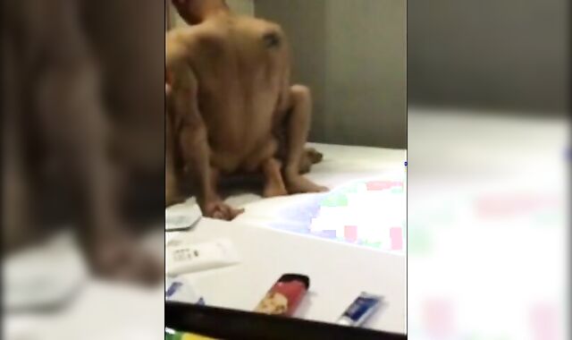 Japanese man fucks younger on bed (4'30'')