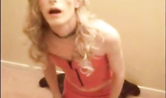 Sandracduk posing on webcam early years