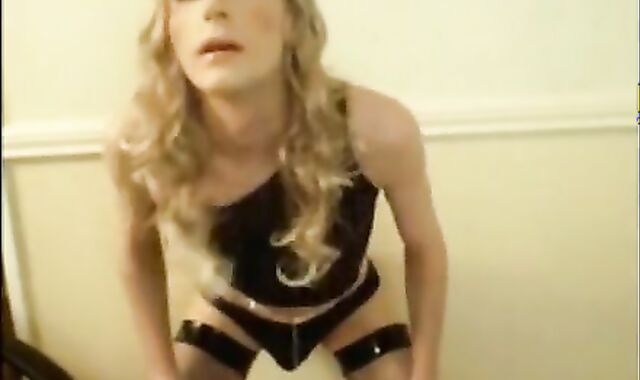 Sandracduk posing on webcam early years