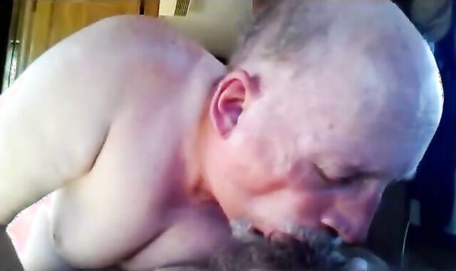 Grandpa really enjoy sucking fat old cock