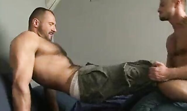 honey WEDGING HIS hatch WITH DADDYS monstrous ten-Pounder