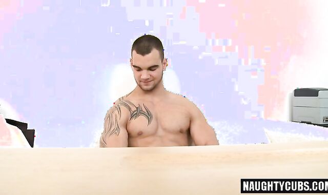 giant ten-Pounder Dad Audition With Facial Cumshot