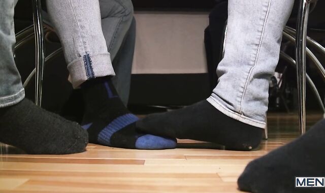 The Dinner Soiree - Hairy Man Torres & Stig Andersen Muscle beef whistle