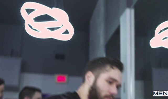 butt Controller - Ethan Pursue & Morgan Blake Facial Cumshot nail