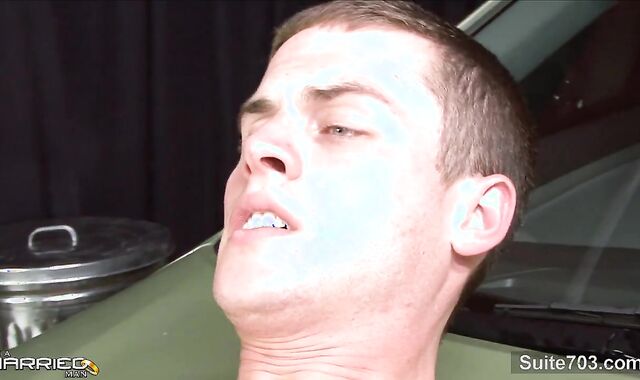 Married Masculine acquires penetrated In Garage