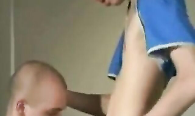 giant ten-Pounder Chav boyz striking