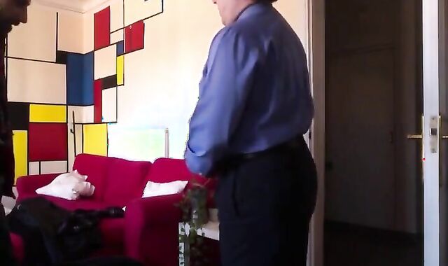 Amateur Gay Man Sucks a Delicious Older Man