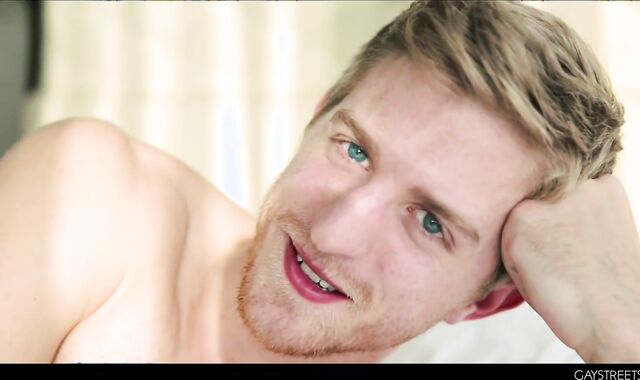 Levi Michaels And Max Carter Flip Fuck