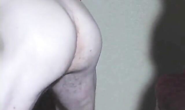 Raw Bareback Amateur Takes on Big Cock