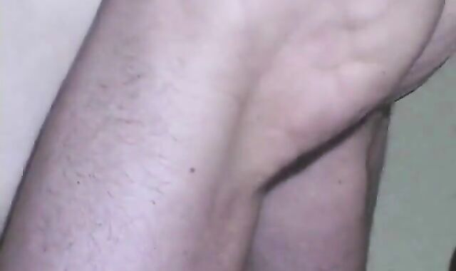 Raw Bareback Amateur Takes on Big Cock