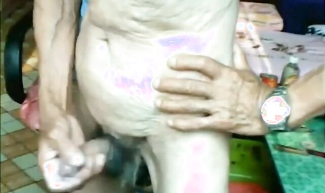 Mature Asian Cam Show