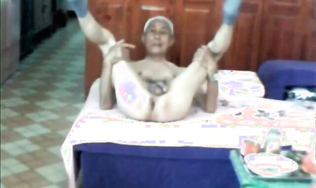 Mature Asian Cam Show