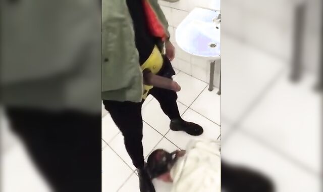 Daddy's Piss Drinking Twink in the Locker Room