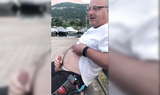 Amateur Daddies Handjob