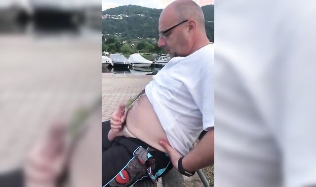 Amateur Daddies Handjob