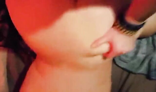 Bareback Amateur Tops a Big-Booty Boy