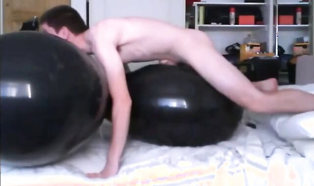 Inflatable Balloon Fun: Twink's Solo Play