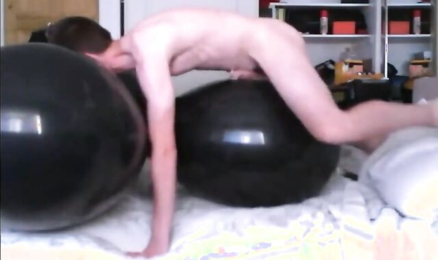 Inflatable Balloon Fun: Twink's Solo Play