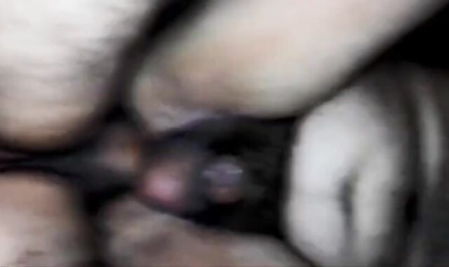 Se vienen en mi culo - Bareback Amateur Bear