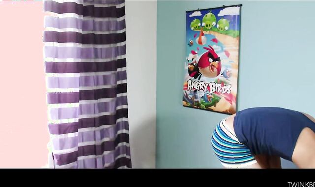 Straight Boy Wanking, Trevar Squirts His Load