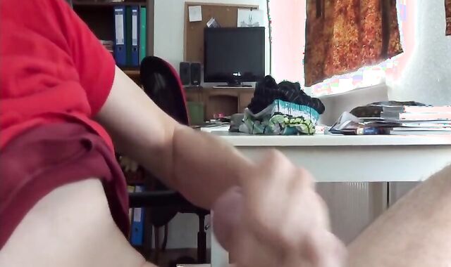 Skinny Twink Cums Hard