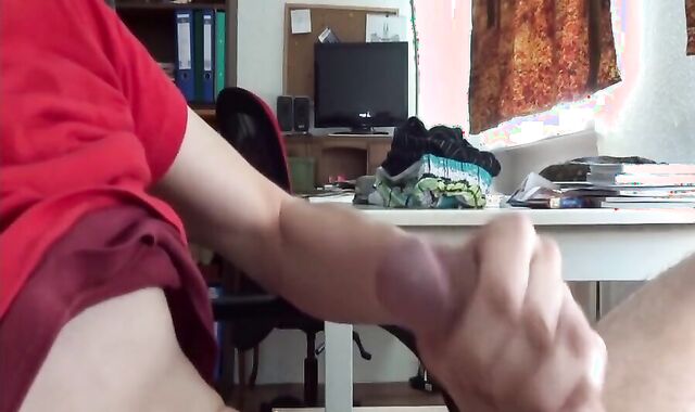 Skinny Twink Cums Hard