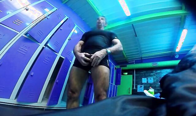 Handsfree Daddy's Big Cock in the Gym
