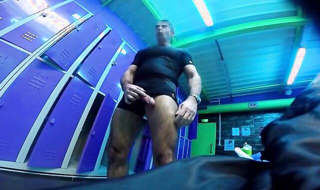 Handsfree Daddy's Big Cock in the Gym
