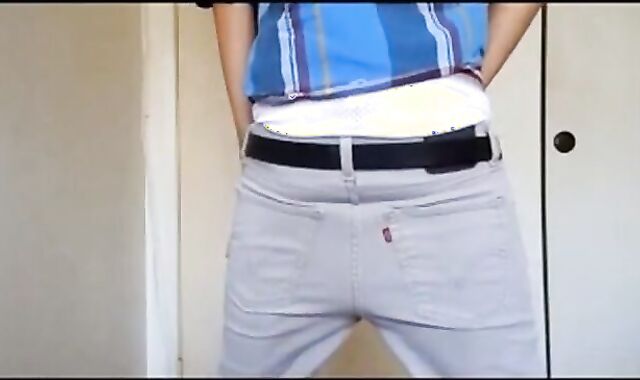 Twink Amateur Gets Off on Sagging